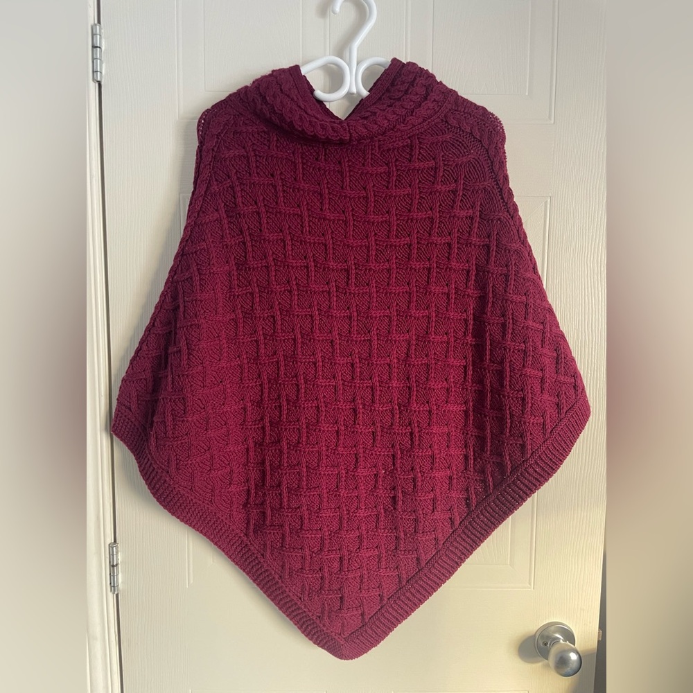 Quiet Luxury Aran Mor Merino Wool Poncho S Burgundy Cable Knit - Picture 6 of 13